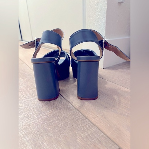 Akeely Mid Heel Platform Dress Sandals - Picture 5 of 11